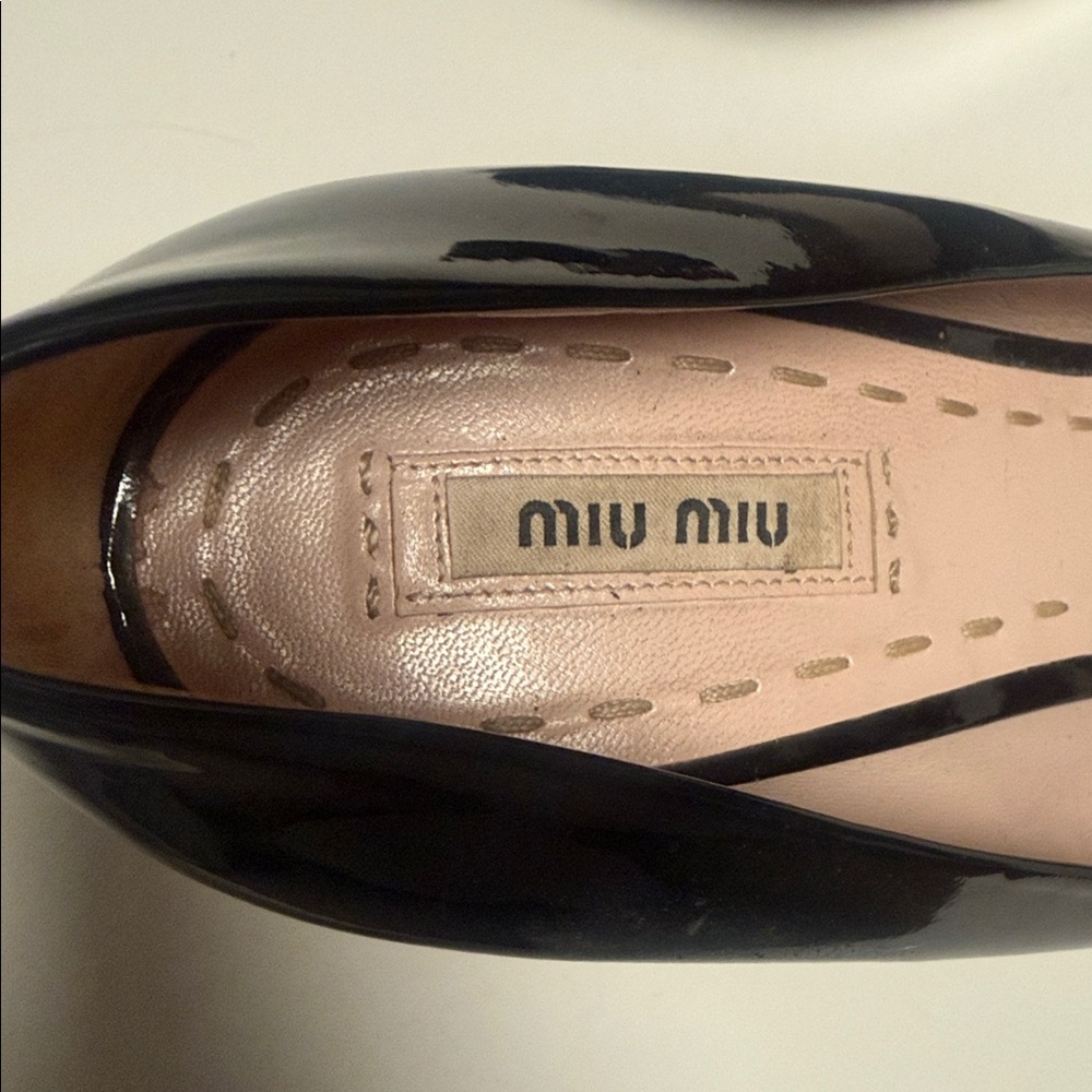 🔑 Miu Miu Glossy Black Heels - Picture 5 of 6